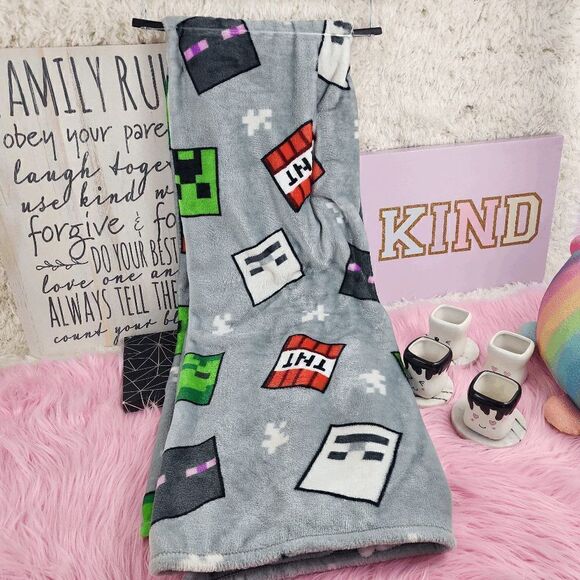 NWT {Fortnite} Creepers: Ultra Soft Plush {Throw} Blanket  50x60 NWT - Picture 5 of 5